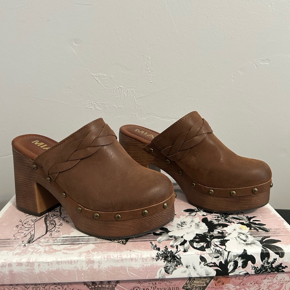 Mia Brown Leather Clogs - Picture 2 of 5